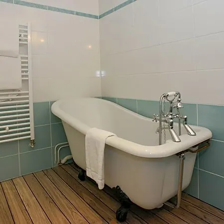 Demeures & Chateaux, La Ferme Des Mares ホテル 3*